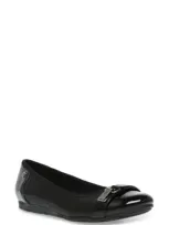 Anne Klein Akable Flat In Black