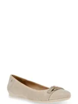 Anne Klein Akable Flat In Platinum