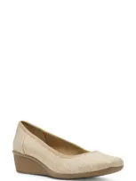 Anne Klein Wisher Pump In Raffia