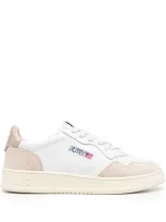 Autry Medalist Low Sneakers In White