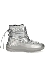 Ea7 Logo-print Quilted Snow Boots In Silver