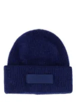 Jacquemus Beanie Hat With Logo In Blue