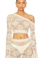 Tularosa Luanne Cold Shoulder Top In Light Beige