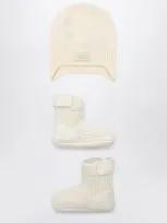 Ugg Cream Coloured Set Skylar And Beanie In White