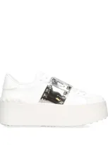 Valentino Garavani Leather Rockstud Platform Sneakers In White