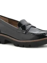 White Mountain Footwear Gunner Lug Sole Platform Loafer In Black/patent