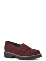 White Mountain Footwear Gunner Lug Sole Platform Loafer In Wine/ Suede