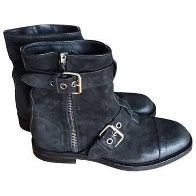 Pre-owned Gucci Leather Boots In Black