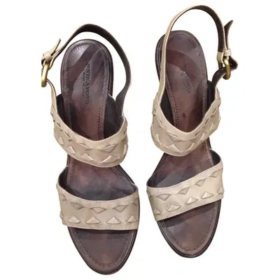 Pre-owned Bottega Veneta Leather Sandals In Beige