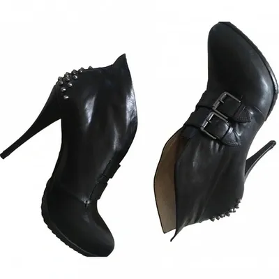 Pre-owned Mcq By Alexander Mcqueen Leather Ankle Boots In Black