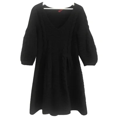 Pre-owned Hugo Boss Wool Mid-length Dress In Black