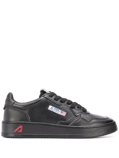 Autry Medalist Lace-up Sneakers In Black