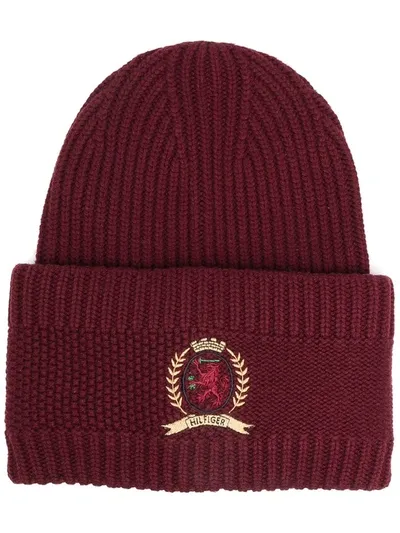 Tommy Hilfiger Embroidered-crest Rib-knit Beanie In Red