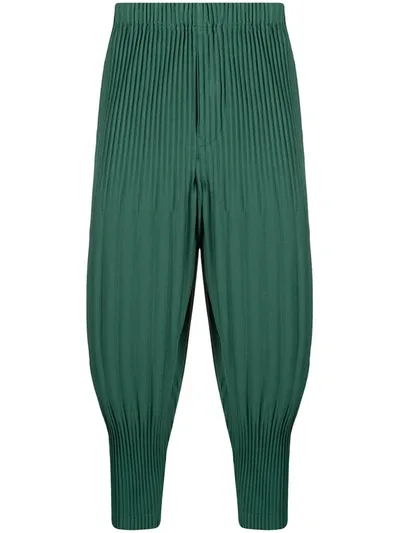 Issey Miyake Cropped Pleated Trousers In Green