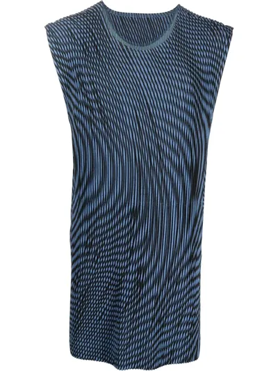 Issey Miyake Long-length Pleated Vest In Blue