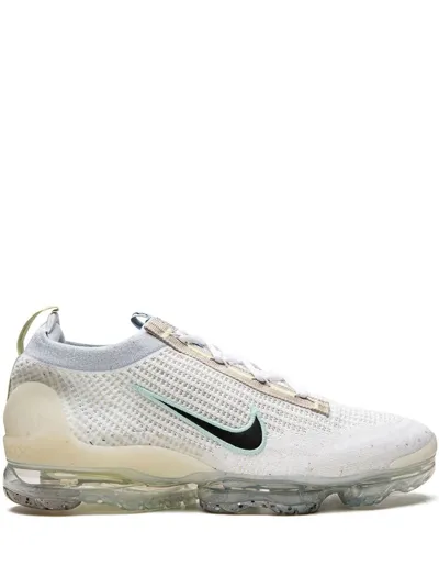 Nike Air Vapormax 2021 Sneakers In White