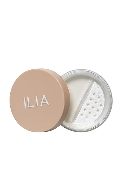 Ilia Soft Focus Finishing Powder In Fade Into You