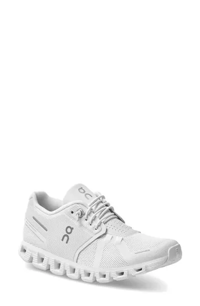 On Cloud 5 Sneakers In White Polyester