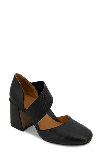 Gentle Souls By Kenneth Cole Isabel Block Heel Pump In Black