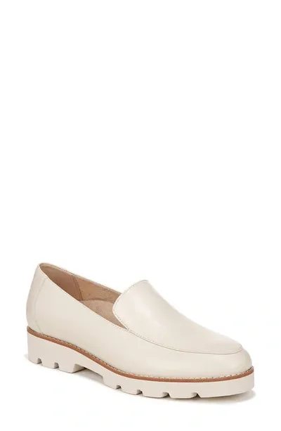 Vionic Kensley Loafer In Cream