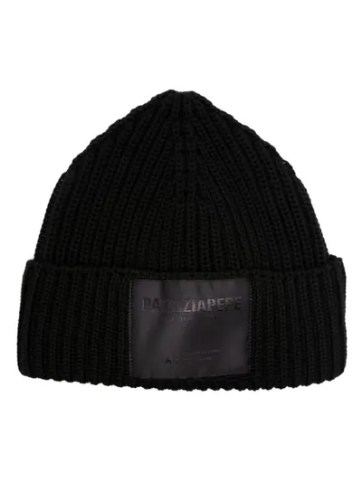 Patrizia Pepe Logo-patch Ribbed Beanie In Black