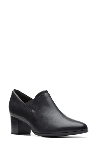 Clarks Loken Way Pump In Black