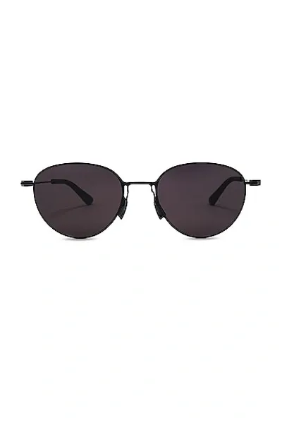 Bottega Veneta Metal Round Sunglasses In Black