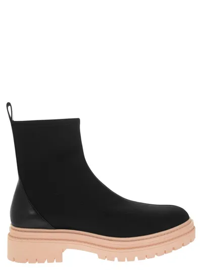 Michael Kors Vomet - Ankle Boot In Black/pink