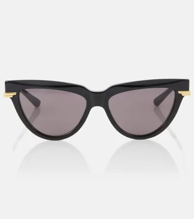 Bottega Veneta Cat-eye Sunglasses In Black