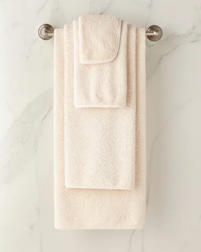 Graccioza Egoist Bath Towel In Ivory