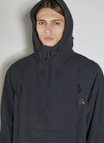 Roa Hooded Anorak In Black