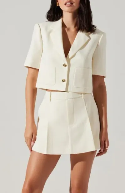 Astr The Label Siarah Short Sleeve Crop Jacket In Cream