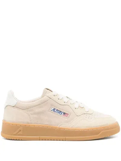 Autry Medalist Low Suede Sneakers In Neutral