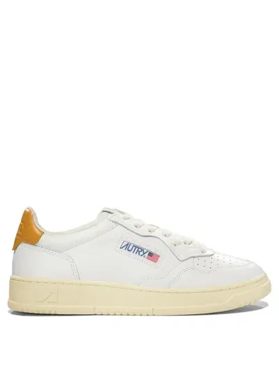 Autry Medalist Low Sneakers In White