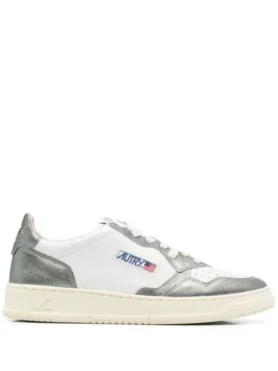 Autry Medalist Sneakers In White