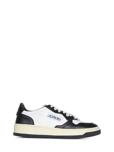 Autry White/black Lace-up Sneakers