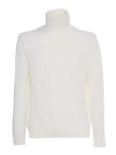 Ballantyne Classic Turtleneck In White