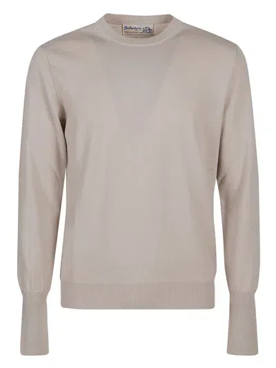 Ballantyne Plain Round Neck Sweater In White