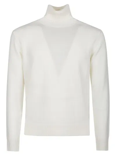 Ballantyne Plain Turtle Neck Sweater In White