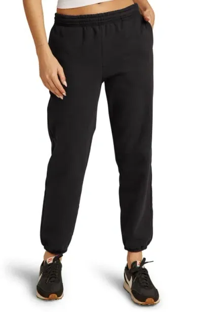 Beyond Yoga On The Go Joggers In Black