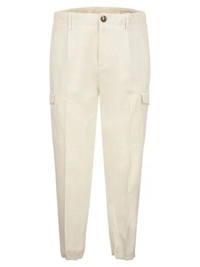 Brunello Cucinelli Ergonomic Fit Trousers In Garment-dyed Comfort Cotton Drill With Darts, Cargo Pockets And Zip At Hem In White