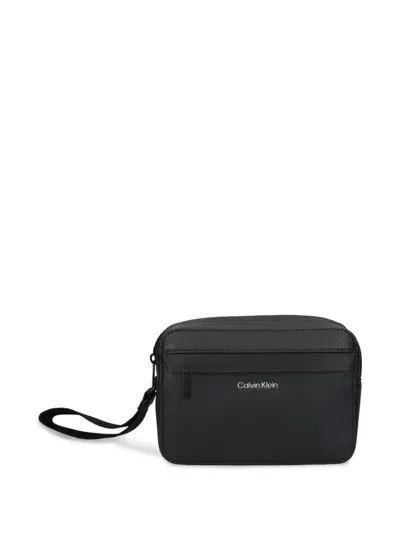 Calvin Klein Logo-print Wash Bag In 黑色