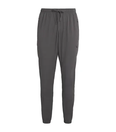 Castore Woven Sweatpants In Grey