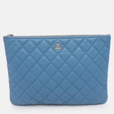 Pre-owned Chanel Blue Quilted Caviar Leather O Case Clutch