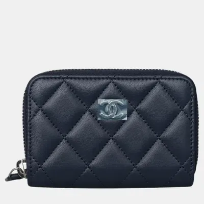 Pre-owned Chanel Quilted Lambskin Zipped Around Card Wallet In Blue