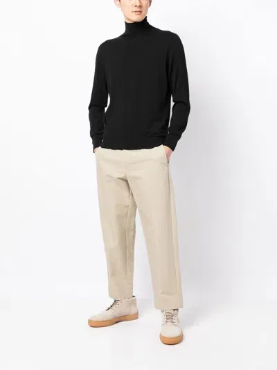 Colombo Roll-neck Wool Jumper In Schwarz