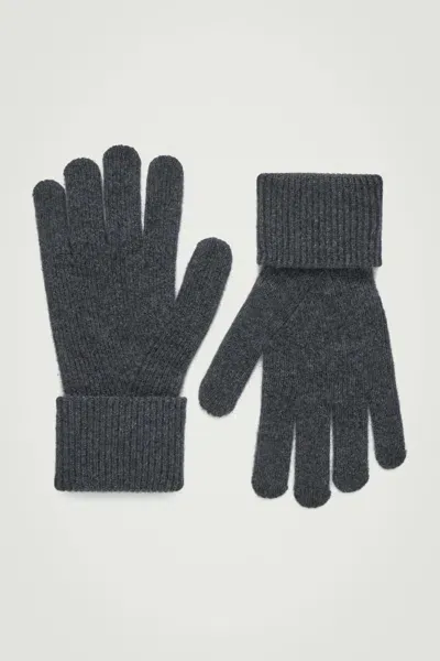 Cos Ribbed Cashmere Gloves In Metallic