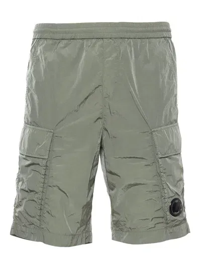 C.p. Company Lens Detailed Elastic Waist Cargo Shorts In Green