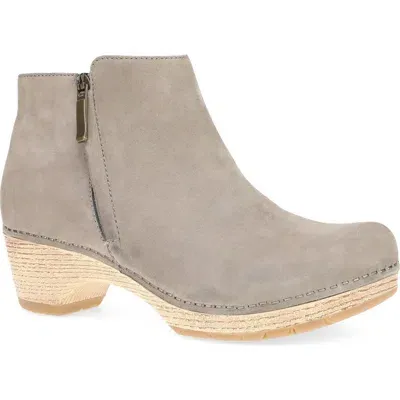 Dansko Lizanne Bootie In Taupe