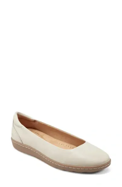 Earth Women's Landen Slip-on Round Toe Casual Ballet Flats In Cream Leather